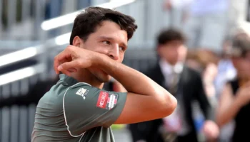 Van de Zandschulp surclasse Darderi, Bonzi avance en quart de finale à Winston-Salem