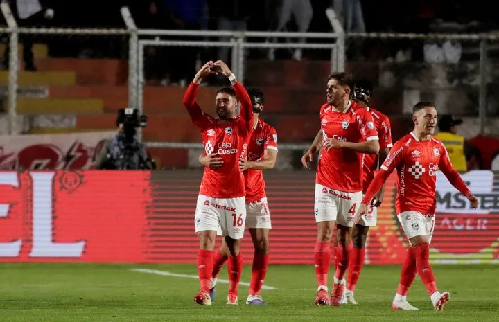 Marcos Martinich festeja para Cienciano (Reuters)