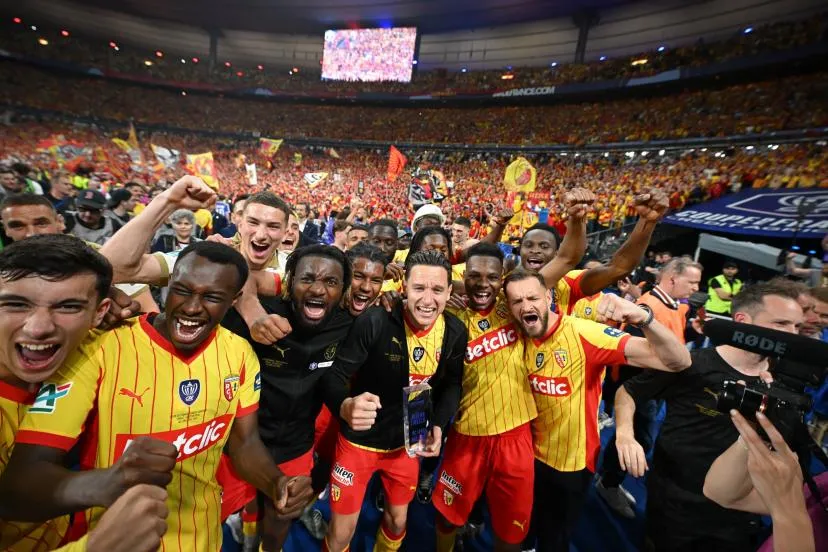 f234e.jpg Ferveur dingue et histoire de fous : une Coupe en or pour Lens