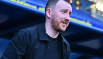 Ian Cathro insiste sur l&rsquo;importance du français au sein de son équipe à Saint-Étienne
