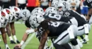 Fernando Mendoza impressionne lors de ses débuts, augmentant la pression sur les Raiders
