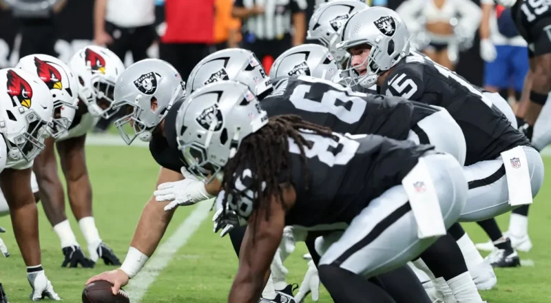 Fernando Mendoza impressionne lors de ses débuts, augmentant la pression sur les Raiders