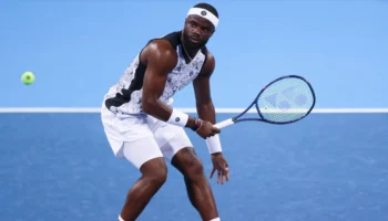 Tiafoe élimine Auger-Aliassime, les deux premières têtes de série sortent à Cincinnati