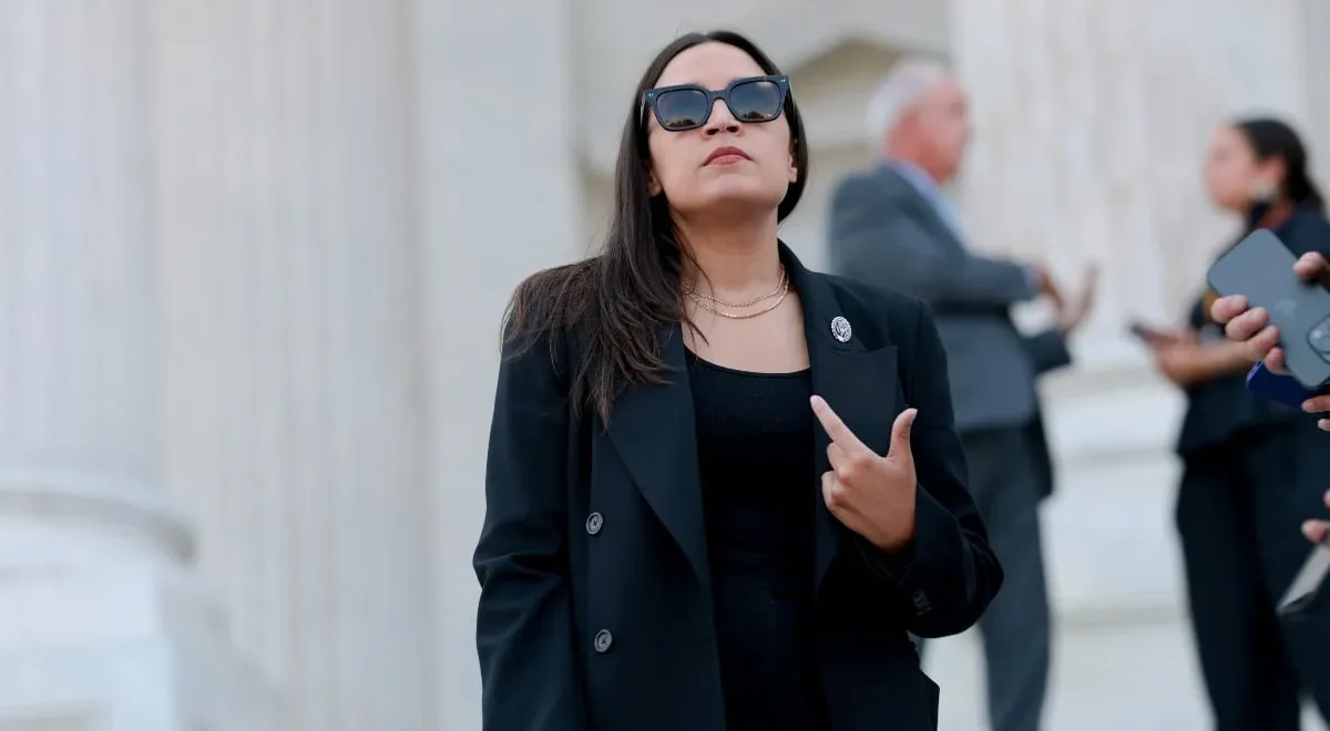 GettyImages-2287236799.jpg AOC Surges to 2028 Democratic Favorite on Prediction Markets, Polls Disagree