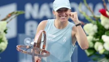 Iga Swiatek remporte son premier titre en près d&rsquo;un an à Toronto