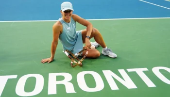 Iga Swiatek remporte son premier titre de la saison au Canada