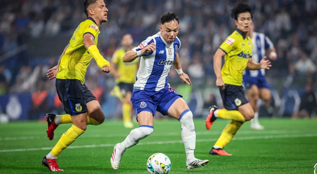image00007.jpeg FC Porto vence Arouca e é líder isolado da Primeira Liga