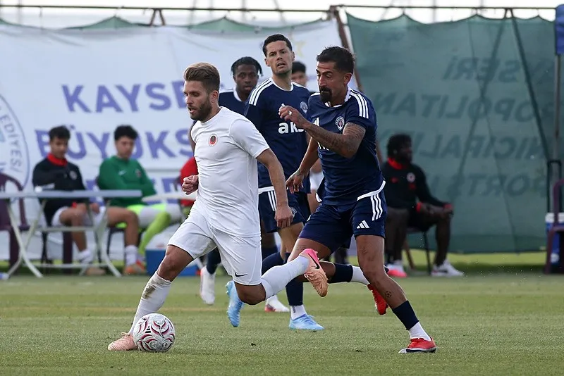 kasimpasa-hazirlik-macinda-genclerbirligini-maglup-etti-1784912435711.jpeg Kasımpaşa hazırlık maçında Gençlerbirliği'ni mağlup etti!