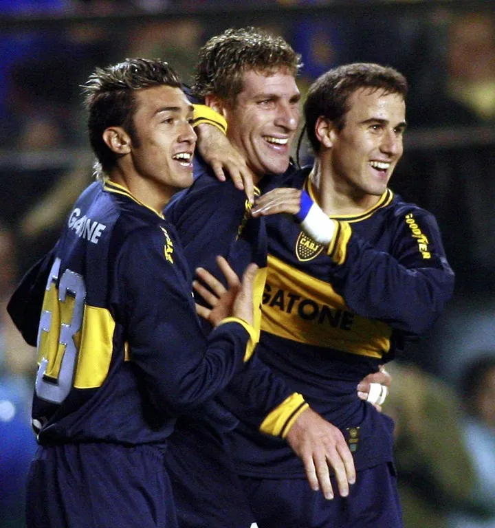 Jesús Dátolo, Martín Palermo y Rodrigo Palacio festejan ante San Pablo, por la Recopa 2006