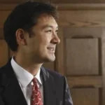 Un professeur de Rhodes se retire temporairement des courses après des accusations