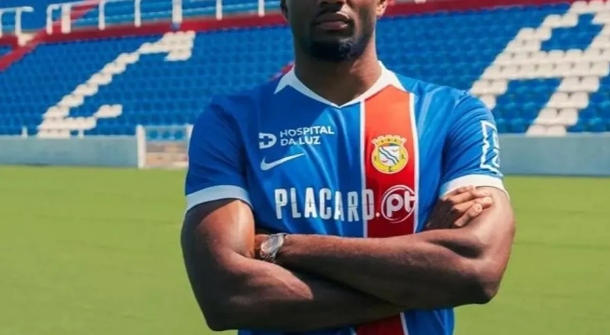 Mofe-Jemide-Alverca-1.jpg Mofe Jemide troca o Crystal Palace pelo Alverca