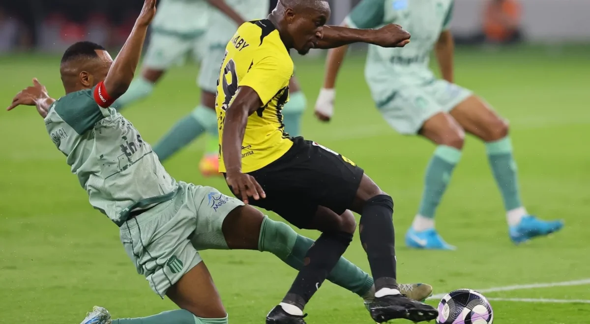 Moussa-Diaby-Al-Ittihad.jpg Sporting inicia conversações por internacional francês: agente do extremo viaja para Portugal para negociar transferência