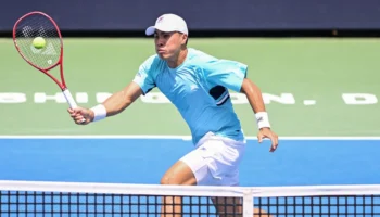 Brandon Nakashima bat Alex de Minaur et se qualifie pour les demi-finales à Washington