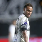 Neymar célèbre la qualification de Santos pour les quarts de finale de la Sudamericana