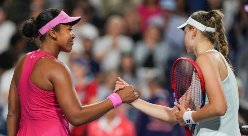 Rybakina surmonte un double défi pour battre Osaka et affronter Gauff