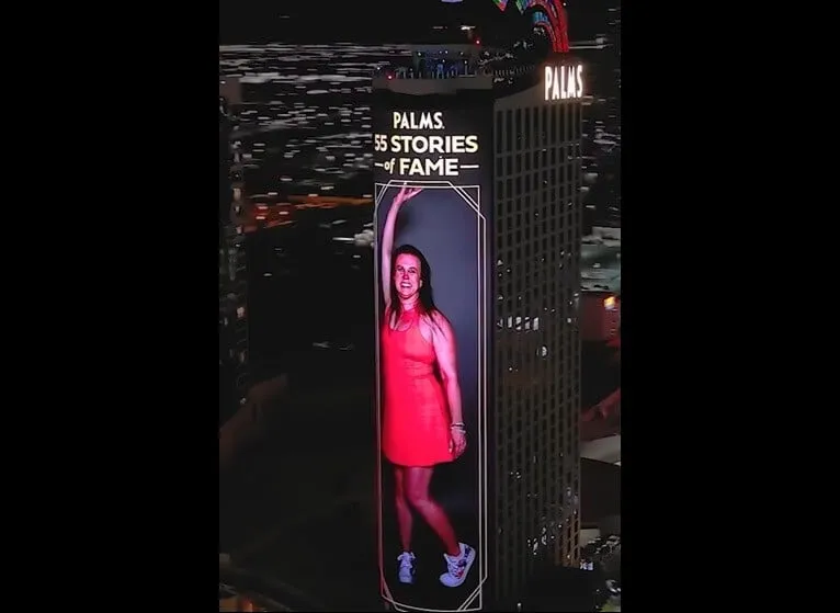 palms-55-stories.jpg Palms in Vegas Plastering Guest Images on 55-Story Sign