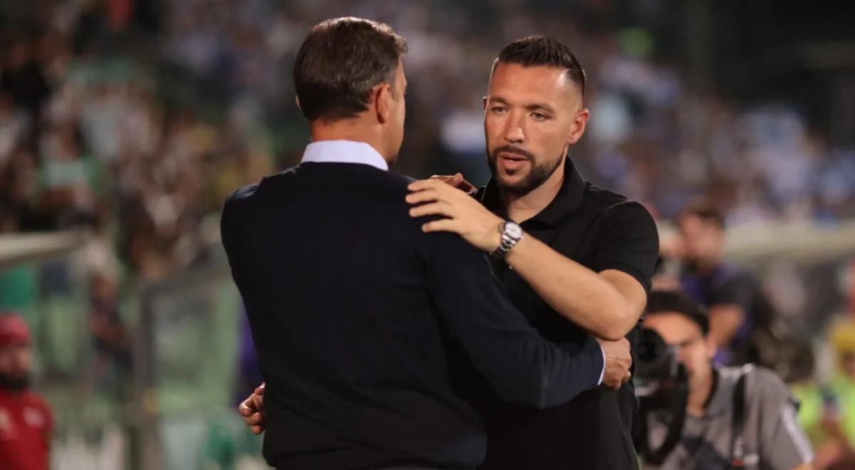 Sotiris-Sylaidopoulos-Francesco-Farioli-FC-Porto.jpg Rio Ave x FC Porto: onde ver o jogo da 2.ª jornada da Primeira Liga?