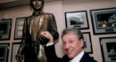 La statue manquante de Bob Stupak réapparaît sur eBay