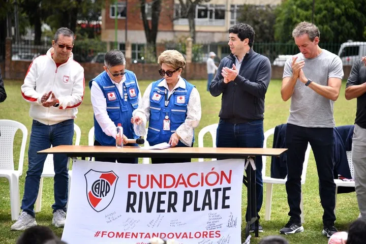 River acompañó a Colombia tras el terremoto. Foto: Fundación River