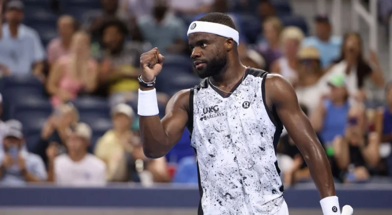 Tiafoe bat Tien et affrontera Auger-Aliassime en huitièmes de finale