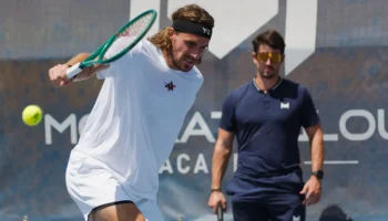 Tsitsipas regrette de ne pas avoir changé d&rsquo;entraîneur plus tôt