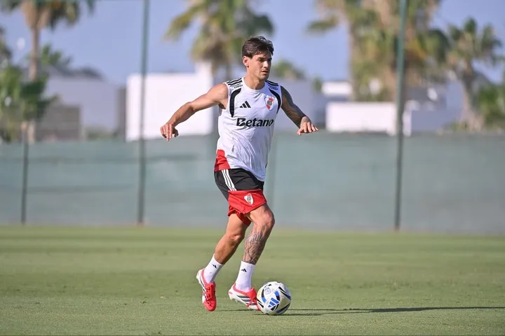 Martínez Quarta se correría a la banda (Prensa River)