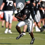 Les Raiders cherchent des réponses face aux Texans avec des préoccupations défensives croissantes
