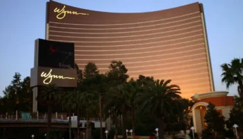Wynn prévoit l&rsquo;ouverture de son casino aux Émirats en septembre 2027 et dévoile de bons résultats pour le T2