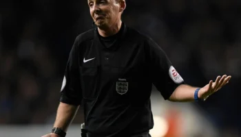 Mike Dean admet avoir participé à des défis secrets en arbitrant