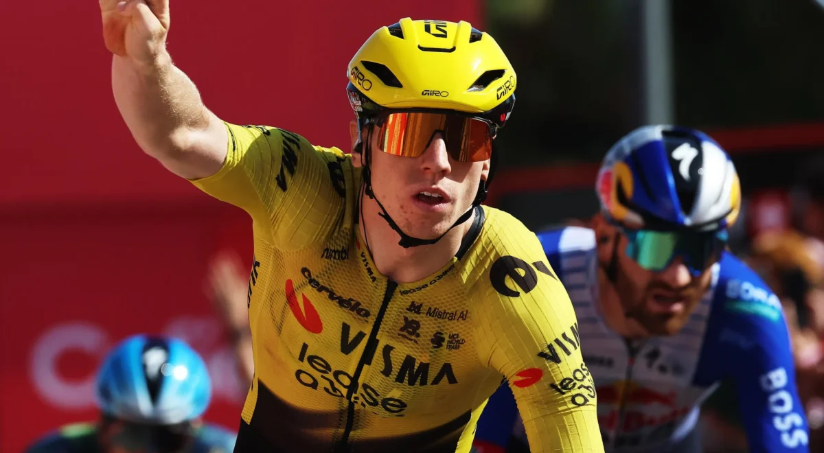 4171.jpg Vuelta a España: Matthew Brennan follows Van Aert’s lead to complete four-timer
