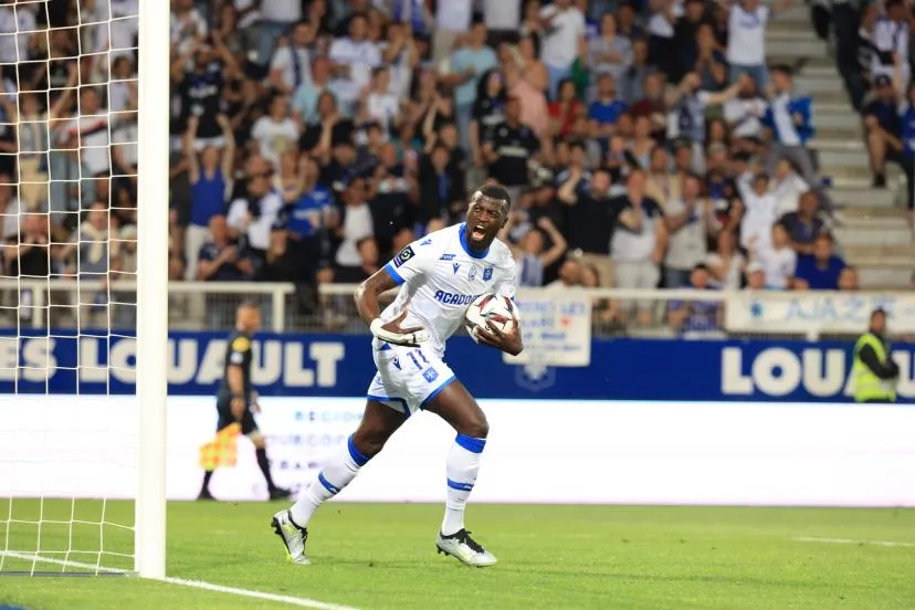 97da2.jpg Mercato : Dunkerque officialise l'arrivée de M'Baye Niang pour une saison et une en option