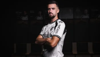 Arnel Jakupovic rejoint le Vitória SC pour trois saisons