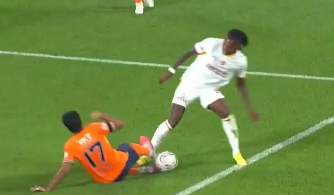 basaksehir-10-kisi-kaldi-1788547633642.jpeg Başakşehir, Galatasaray karşısında 10 kişi kaldı!