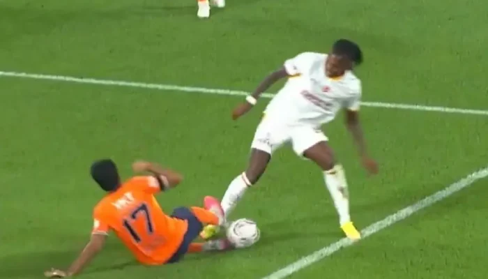 Umut Bozok exclu lors du match entre Başakşehir et Galatasaray