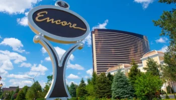 Les employés d&rsquo;Encore Boston menacent de grève tandis que Wynn défend des salaires moyens de 95 000 $