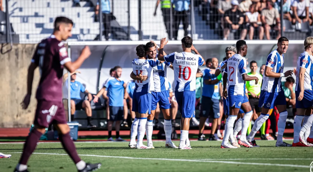 FC-Porto-Jogadores.jpeg FC Porto tem estreia entre os convocados para o jogo com o Casa Pia na Primeira Liga