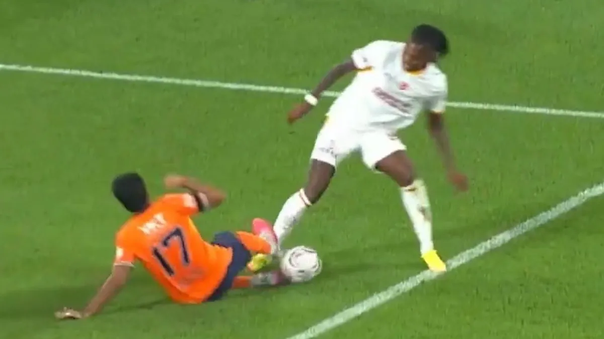 Başakşehir, Galatasaray karşısında 10 kişi kaldı!