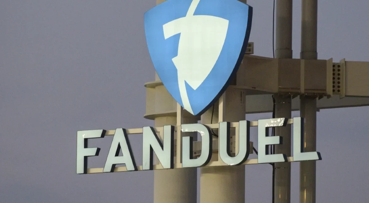 shutterstock_26001013871.webp FanDuel Refunds Fantasy Sports Contest Fees After Platform Outage on NFL Sunday