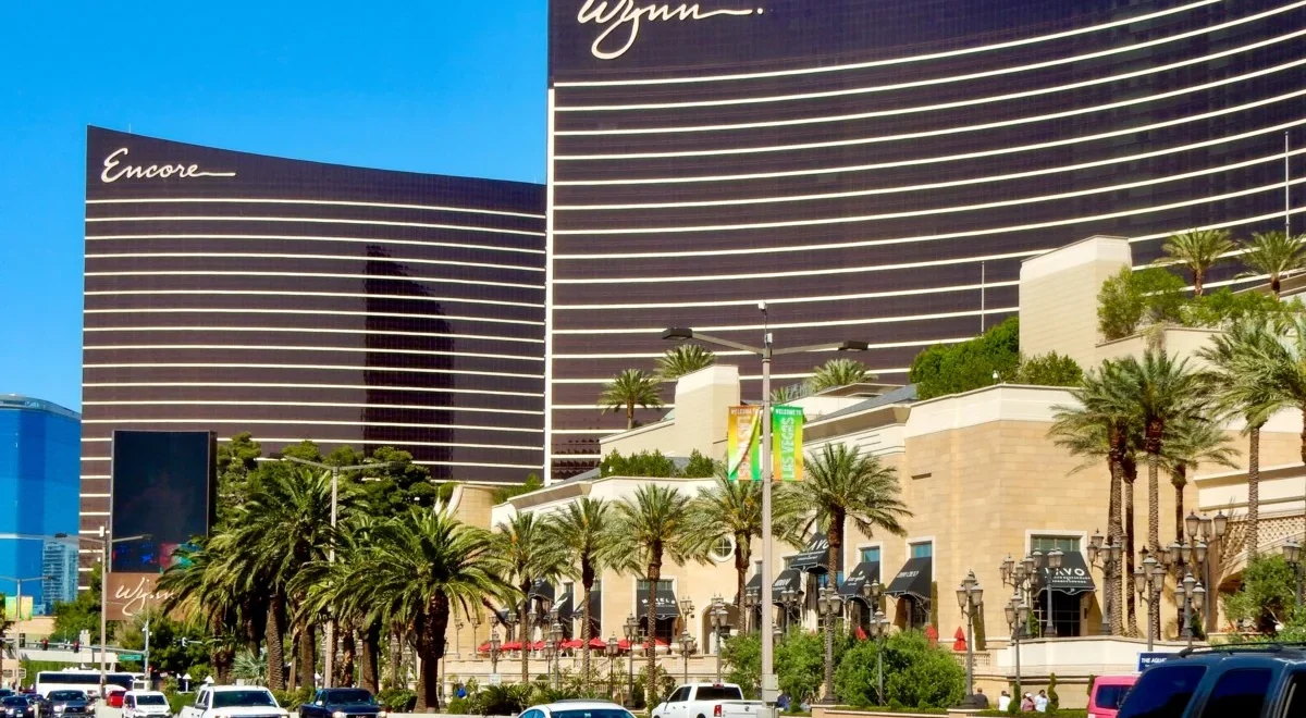 shutterstock_2703682057.webp ICE Deportation Begins with Slap at Wynn Las Vegas Buffet